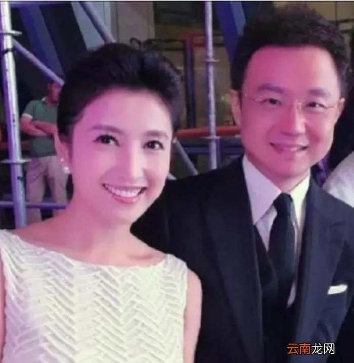 42岁北京台一姐春妮近照 刚强春妮结婚