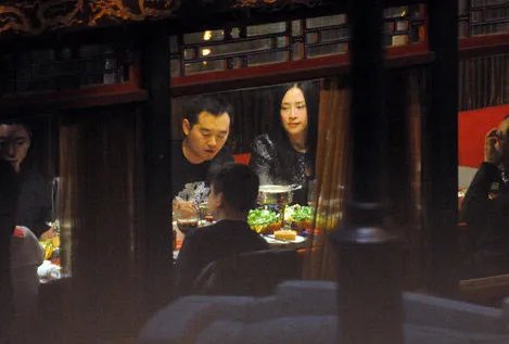 揭秘孔令辉新欢 比马苏还年轻漂亮