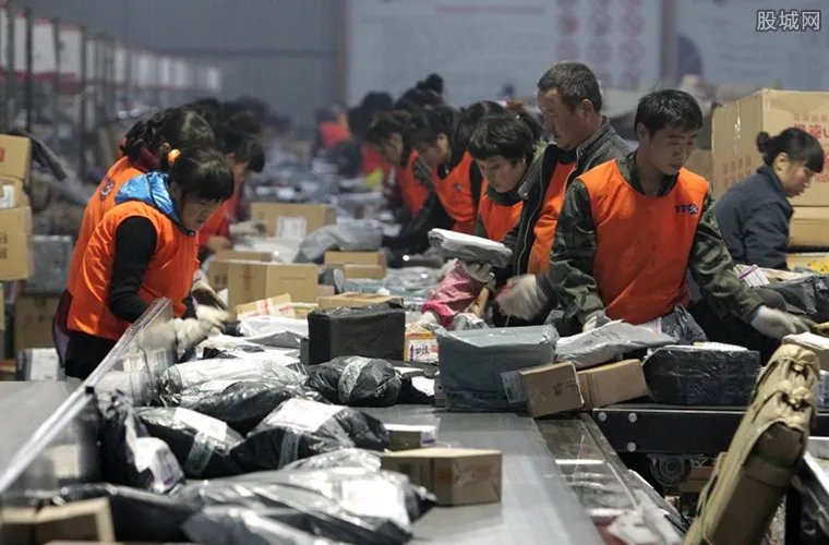 进京快递安检升级 实行落地“二次安检”