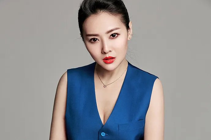 李波儿个人资料简介、老公是谁 主持界中性感美女