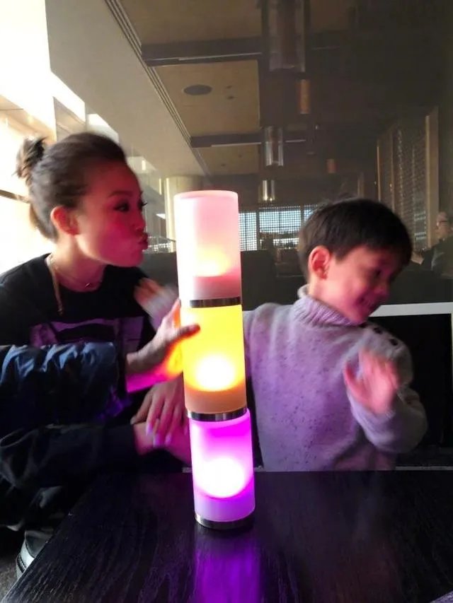 容祖儿亲嗯哼被拒，知道为何吗？