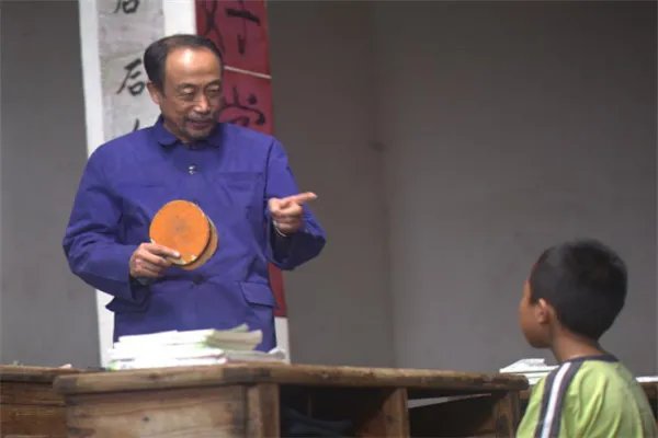 十大关于山村贫困学生的微电影:触动心灵,第五走钢索上学