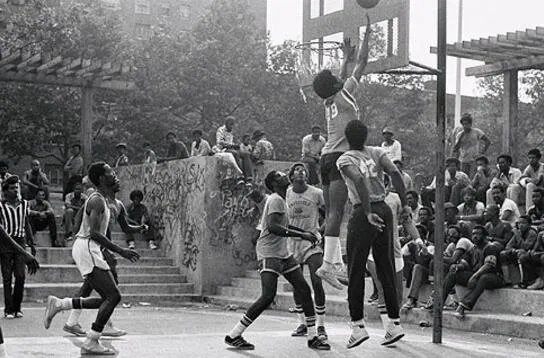 厄尔·麦尼考尔特是跳的最高的人吗 他是怎么练弹跳的