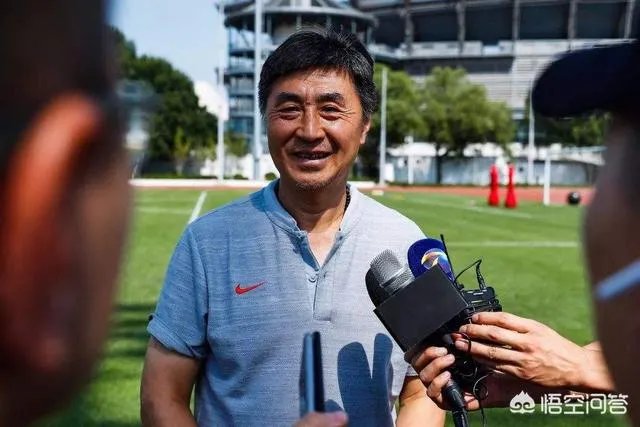 中国女足1-0韩国队，夺得四国赛冠军，如何评价姑娘们的表现和本场比赛？