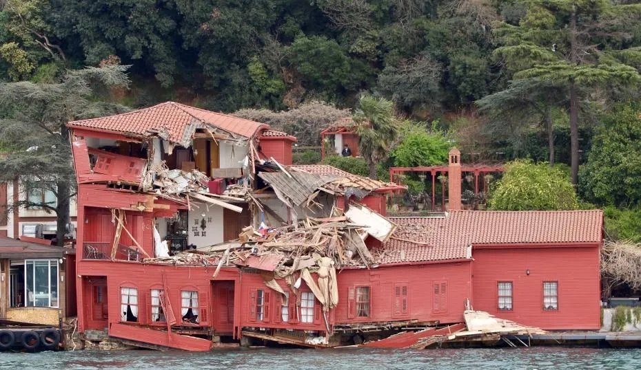 土耳其油轮撞上古宅受损严重吗？