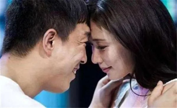 林志玲承认与黄渤热恋在一起了吗 林志玲为什么喜欢黄渤是炒作吗