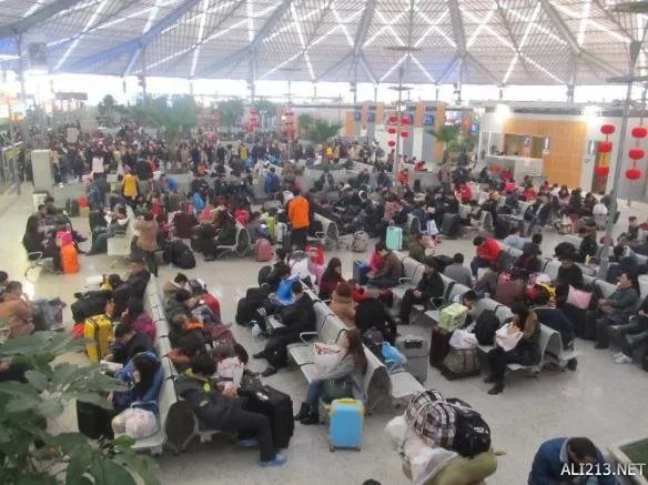 来不及了快上车！盘点春运期间全国十大最拥挤火车站