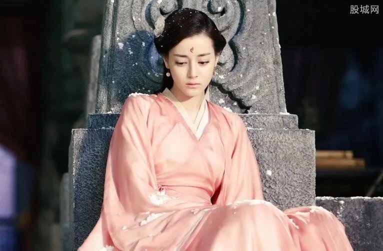 鹿晗迪丽热巴恋情是真的吗？ 真相揭秘两人是否恋爱