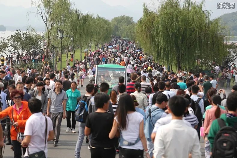 建议恢复五一长假 有利于促进消费拉动内需