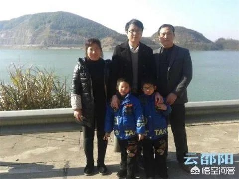 女子购物卡里被充2亿这件事你怎么看？