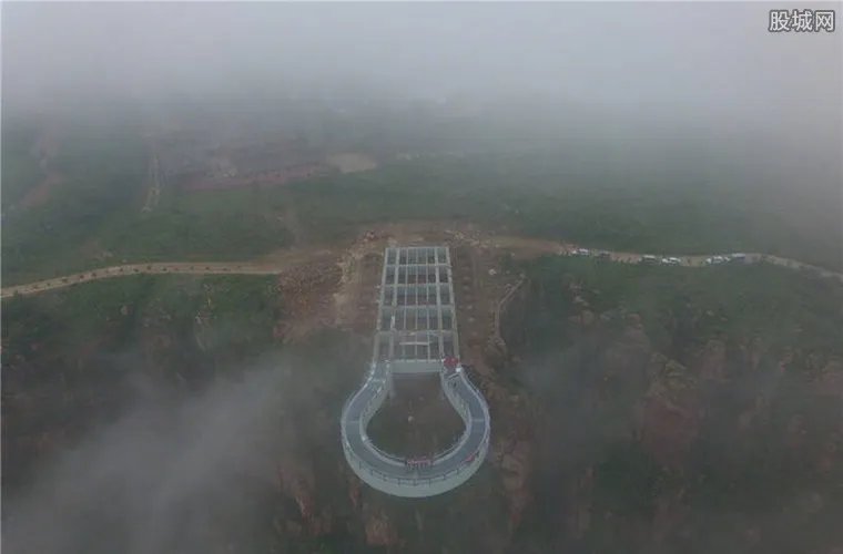 中原第一玻璃廊桥 玻璃廊桥将于近日开放