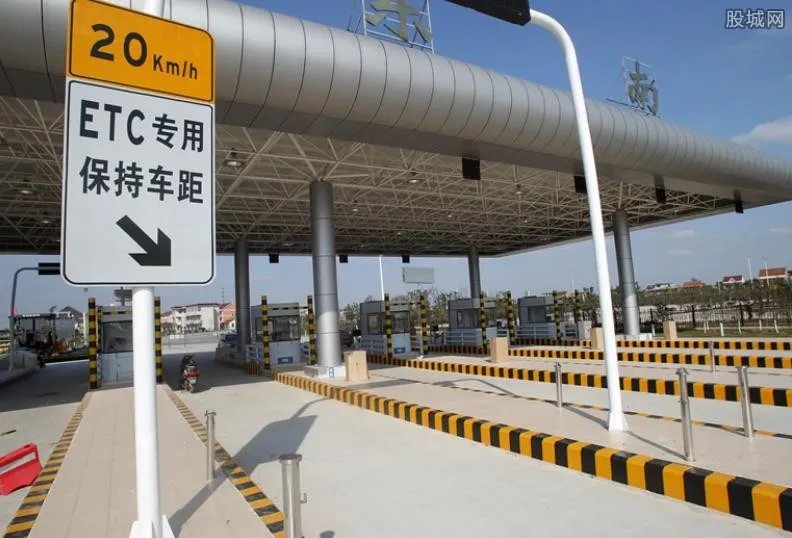 节假日高速免费时间是按进的时间算吗 不要搞混了！