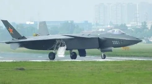 歼20入空军服役是真的吗