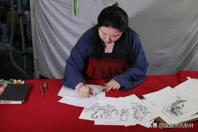 敖珞珈：“吃汤圆的唐朝仕女”