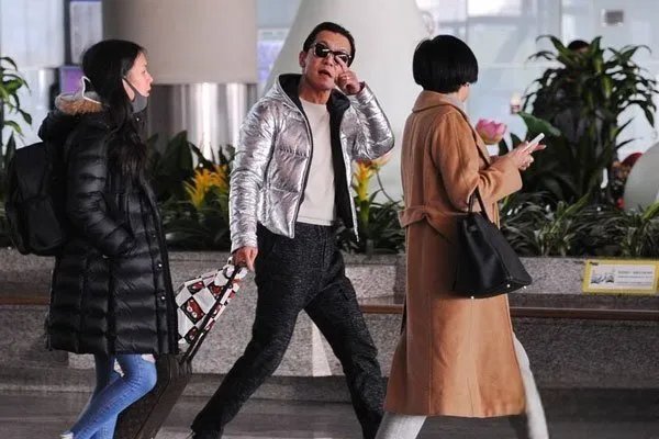 李咏老婆哈文个人资料现状 妻子改嫁了吗？是什么民族