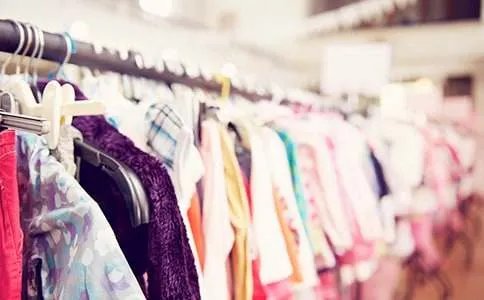 大班美术：印画《花衣服》