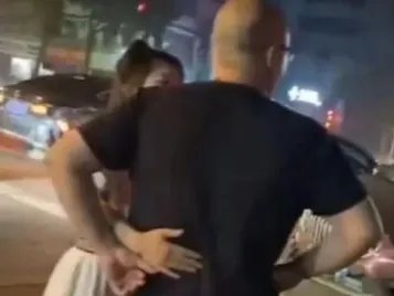 女子撞车想私了撒娇说：什么都可以，对此你怎么看？