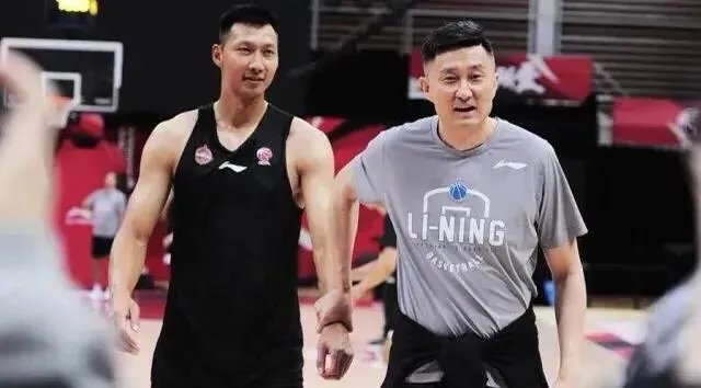 辽宁男篮纸面实力占优，总决赛第一场到底输在了哪里？