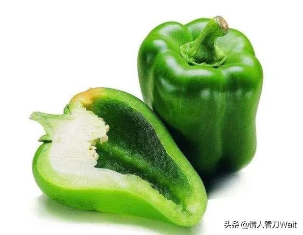 带上女朋友参加领导饭局，领导夹了青椒给女友。这有什么含义吗？