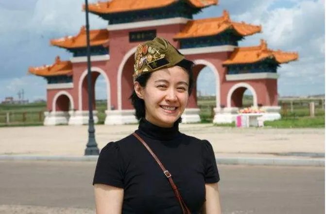 剧雪和何群离婚后现任老公是王辉吗 剧雪年轻时的照片组图