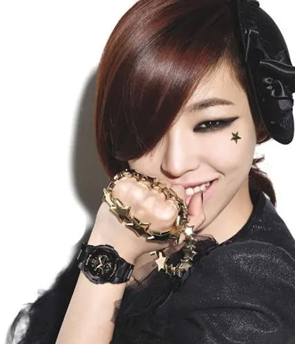 孙佳仁整容前后差别大 素颜惊人