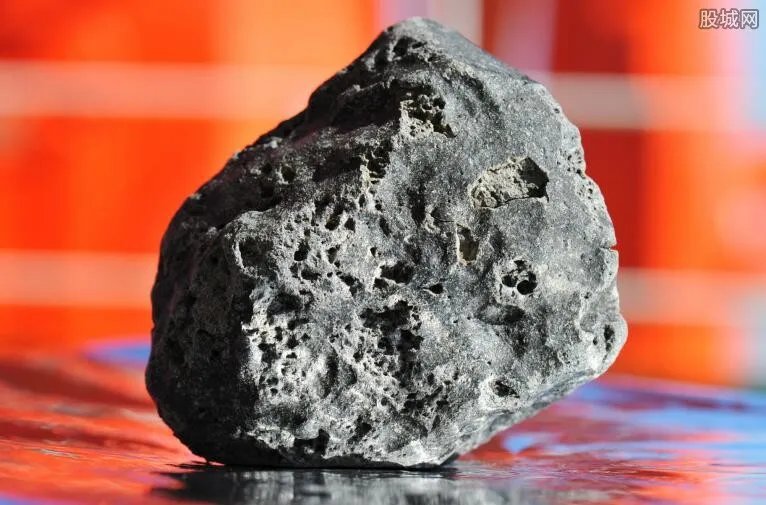 火流星2万元1克 网上叫卖香格里拉火流星是真的吗