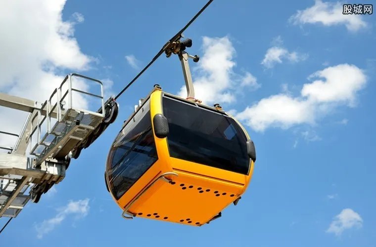 全国最长滑索开放 全长1500米只需2分钟即可通过