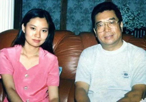 李双江前妻与大儿子曝光  揭其两任妻儿及辛酸成名史