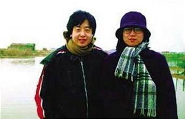 贾樟柯前妻朱炯资料什么时候离婚的 贾樟柯现任妻子是谁咋认识的