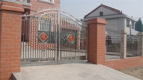 不锈钢大门价格是多少 不锈钢门怎么清洗保养