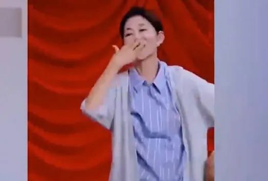 倪萍跳火箭少女舞：动作表情到位少女心爆表了