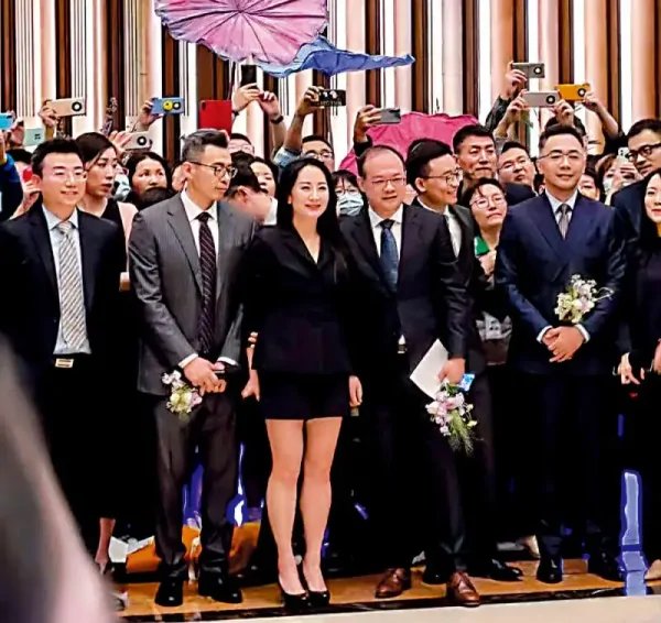 孟晚舟回华为上班了，她担任着华为的什么职位？