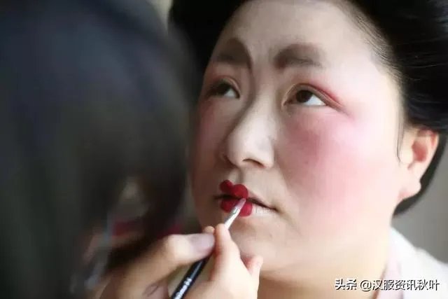 敖珞珈：“吃汤圆的唐朝仕女”