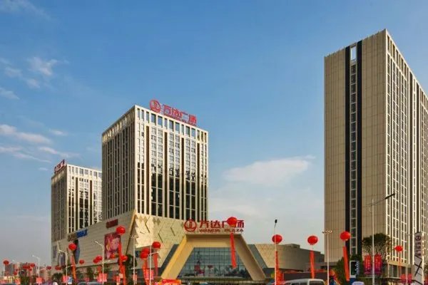 富力正式接手万达酒店，脱手后的万达安全了吗？