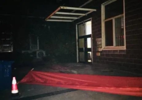 被脱落窗砸中身亡:事件详情背后引人深思(图)