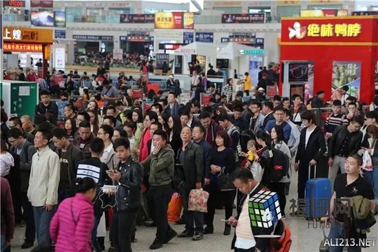 来不及了快上车！盘点春运期间全国十大最拥挤火车站