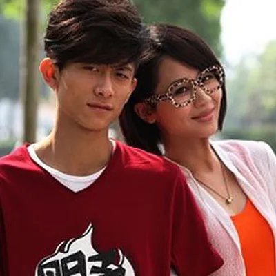 张一山和杨紫接吻照曝光   难道两个欢喜冤家走到一起了？