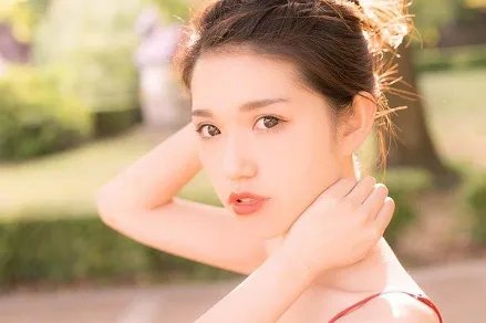 女人耳朵长痣面相图解大全，女人耳朵有痣好不好？