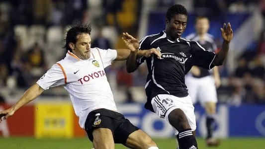 法甲裁判踢人被罚禁赛6个月了吗?