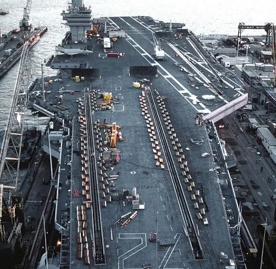 美福特号交付给海军了?