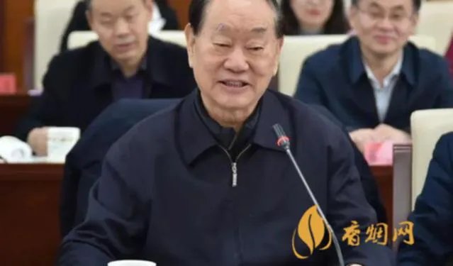 洪佳老窖白酒价格：为什么洪佳老窖白酒价格这么高？