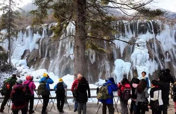 九寨沟瀑布垮塌了吗？
