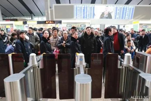 来不及了快上车！盘点春运期间全国十大最拥挤火车站