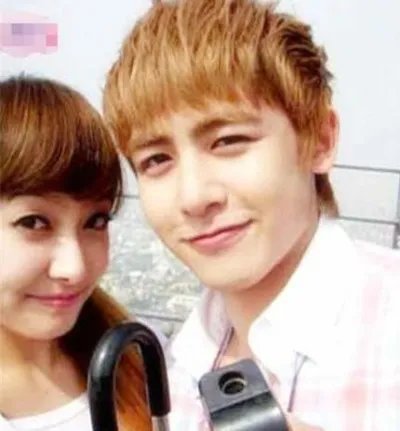 尼坤评价宋茜素颜照很美 称其纯清可爱零整容