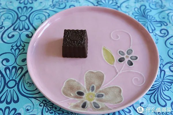 月饼界的“黑珍珠”——德芙巧月