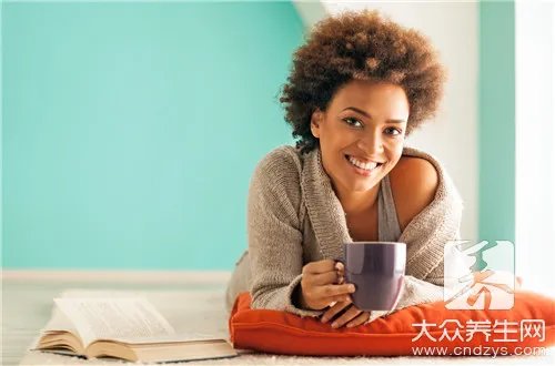 右脚脚底有痣的女人