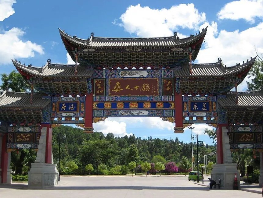 云南楚雄货车侧翻致3死11伤了吗?