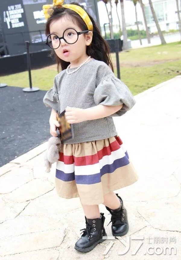 阿拉蕾(崔雅涵)是谁的女儿?