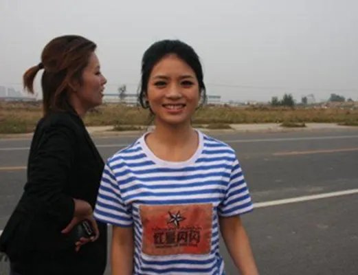 揭秘快女黄英近况 其丈夫是一名打星