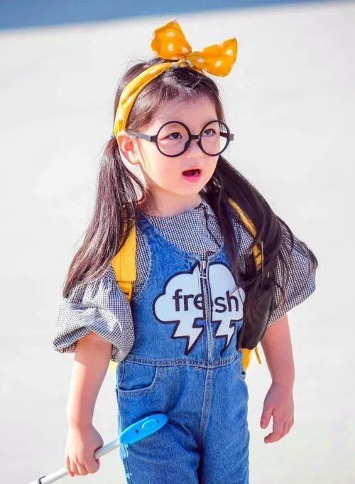 阿拉蕾(崔雅涵)是谁的女儿?